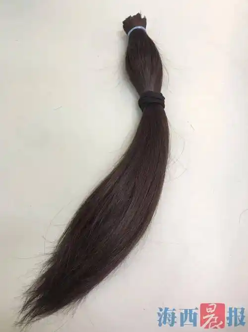 厦门13岁女孩一刀剪断蓄了3年的长发……背后原因太暖了!_头发