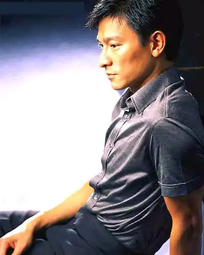 蜂鸟茶馆 > 正文 刘德华:难的是做一辈子劳模 当红指数:90曝光率:90