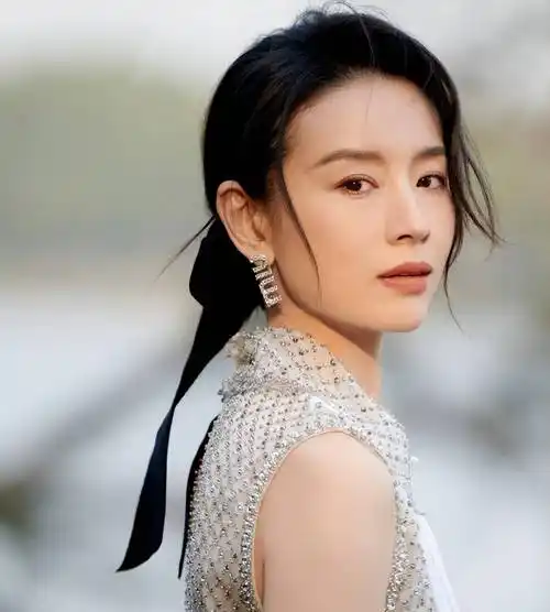 不管过去多久,大家想到的有着离婚事件的董洁,反而在演技这块有很多没