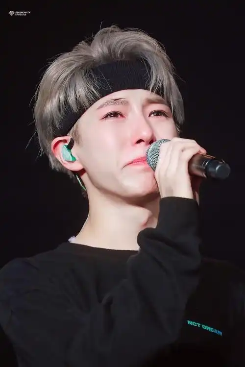 无组规日男爱豆就是要哭进来分享男爱豆哭的照片