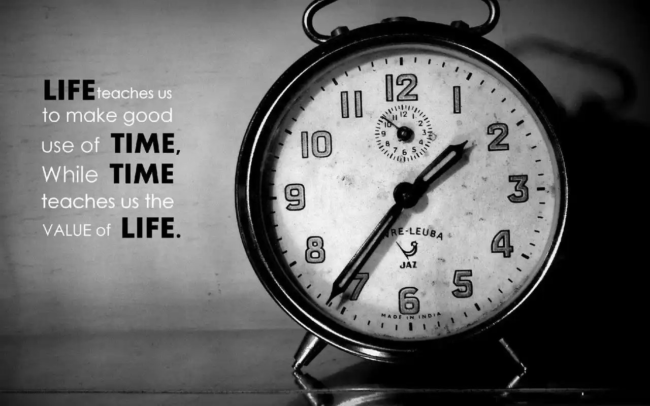 复古时钟创意图片高清桌面壁纸