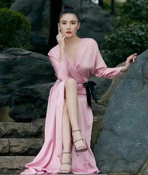 《纵有疾风起》开拍,靳东宋佳都是实力派,公关题材是唯一短板