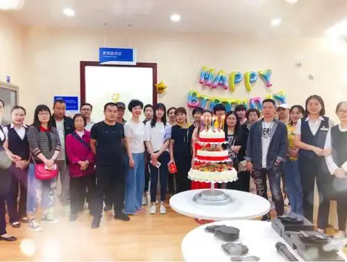 客户服务暖人心生日沙龙人气高中国民生银行昆明分行螺蛳湾支行生日