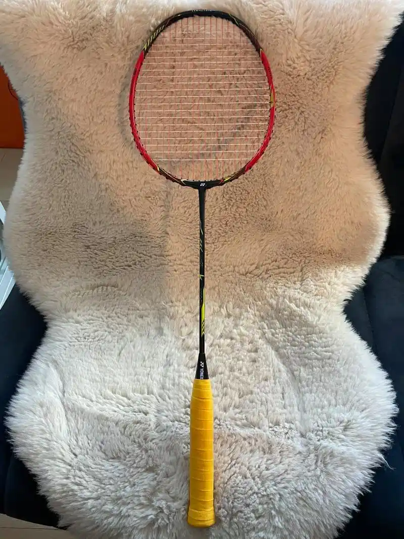 羽毛球入坑记 第一把拍子 林丹老豆腐水晶红 第一把拍子 尤尼克斯
