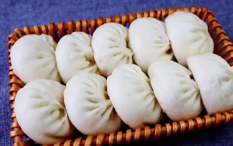 东北酸菜馅大包子,做法和技巧都告诉你,香软可口不油腻,太香了
