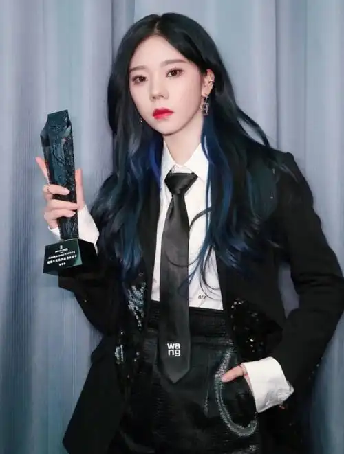 张紫宁90#火箭  #少女  #火箭少女101