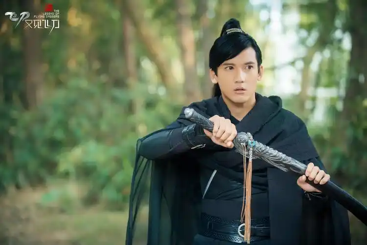 由关智斌等众多实力派演员主演的古装新派武侠大剧《飞刀又见飞刀》将