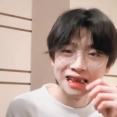 【张嘉元】可爱鬼头像