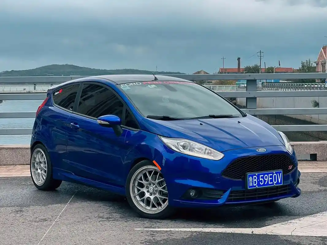 嘉年华st #改装车 #汽车摄影 #低趴姿态 #jdm # - 抖音