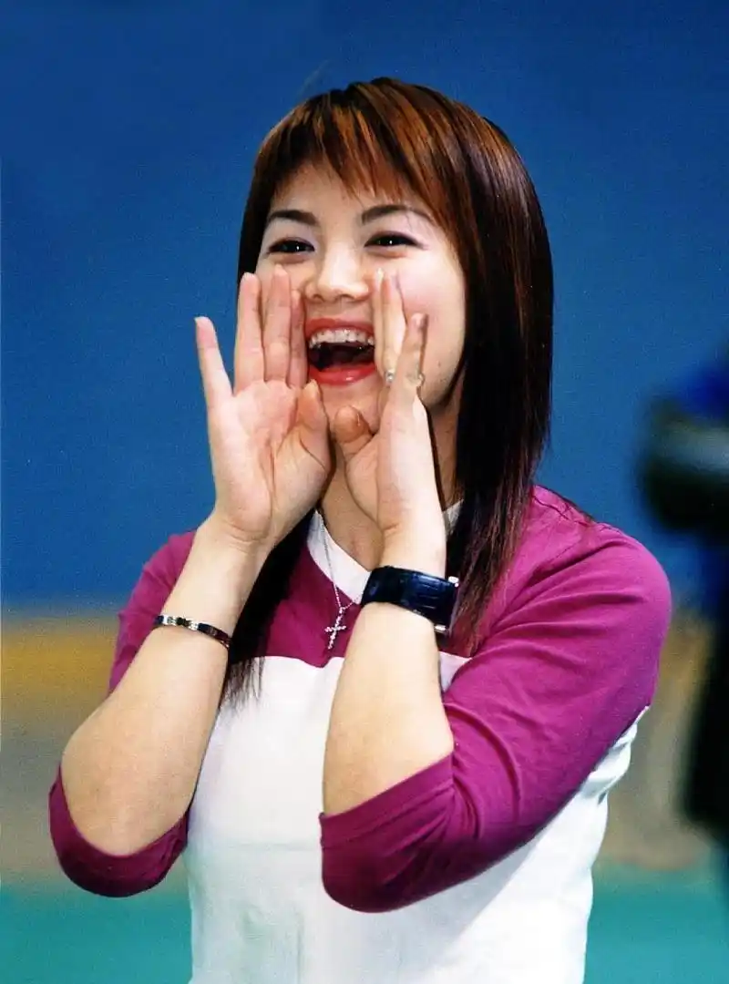 来看看年轻时的李湘生图,也曾经是一代大花旦,满脸的青春活力,满脸的