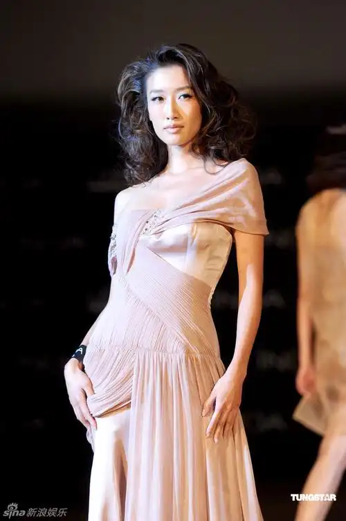 组图:谢婷婷笑称要有多个丈夫 不怕安志杰吃醋_高清图集_新浪网