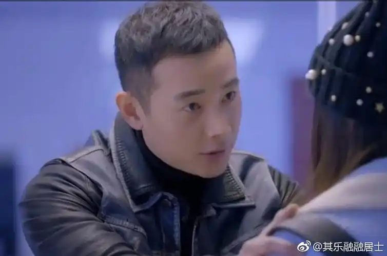 罗晋饰演的雷奕明深深爱着和自己从小一块长大的米朵