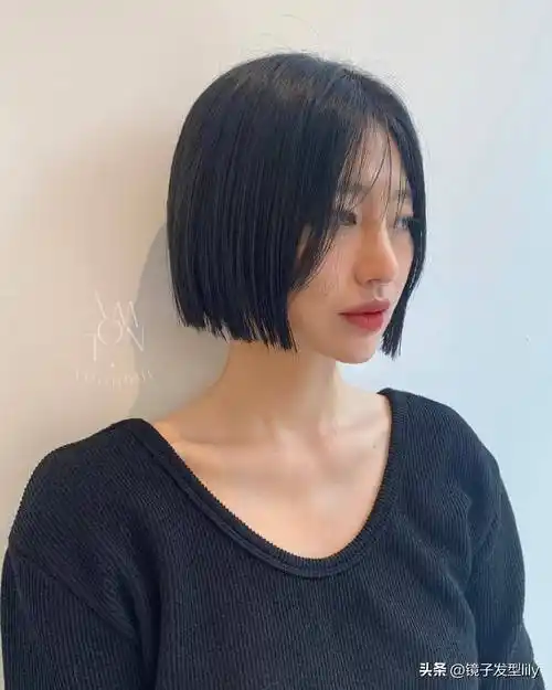 越简单越时尚,一刀切直发波波头,你的发型新选择