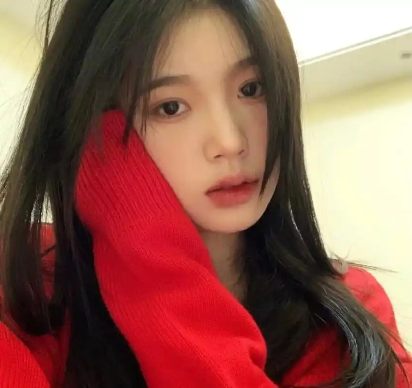 女生头像/可盐可甜的红色系女生头像