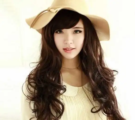 女生蓬松离子烫发型潮流发型上的巅峰