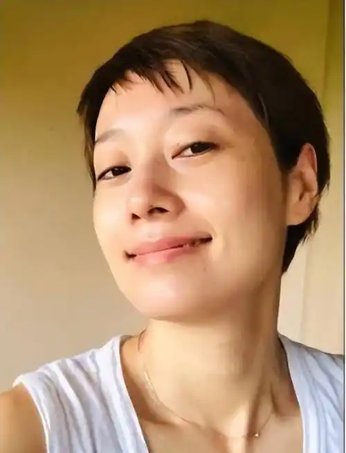 女明星素颜:罗海琼认不出,梅婷太真实,刘亦菲蒋勤勤依然好美_网友