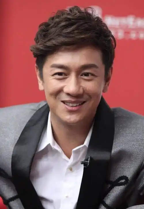 动脸成瘾的三位中年男明星,哪位是你的遗憾?_陈浩民_胡兵_陈晓东