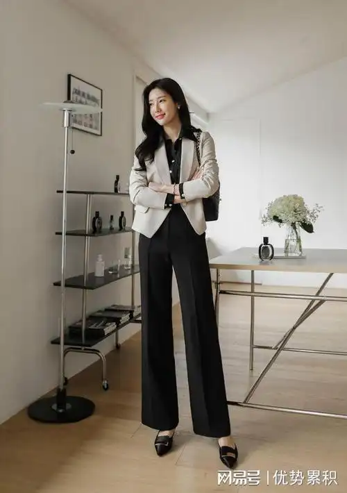 美女图集小西装搭配阔腿裤