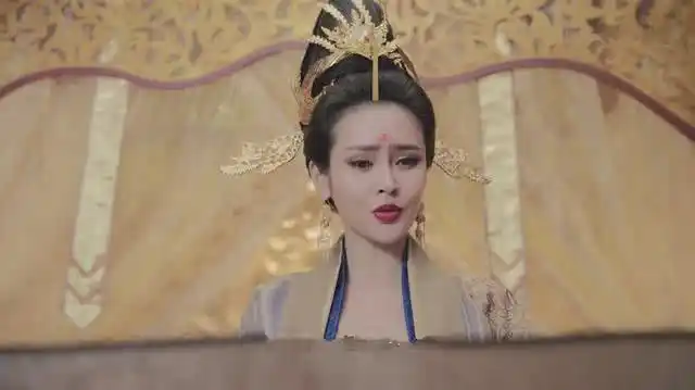 5.于明加   气场一米八的于明加则饰演武则天,深情又智慧.