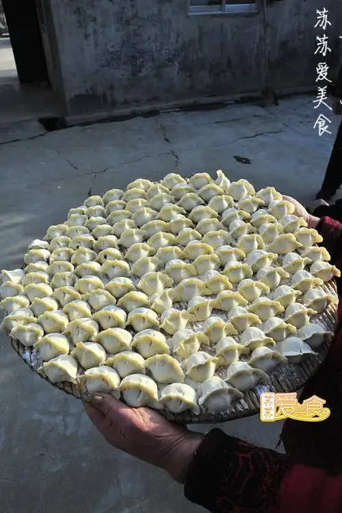 九州筵席##阖家幸福#胶东人结婚霸气饺子宴——猪肉白菜喜饺的做法