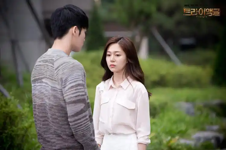 p>《triangle》是 a href="#">韩国mbc电视台 /a>自2014年5月5日起在