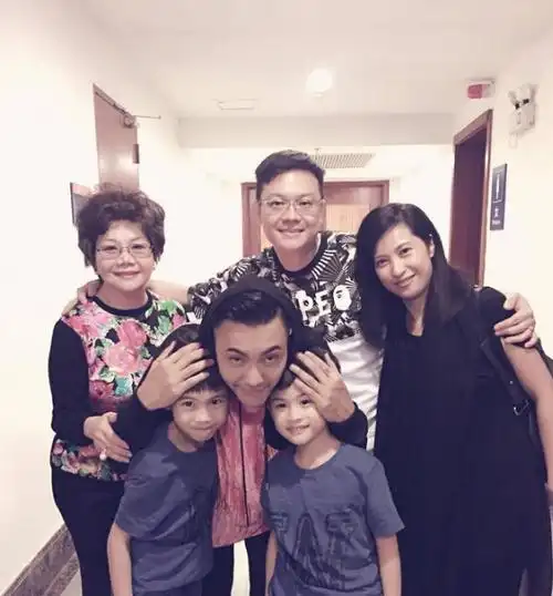 陈伟霆女友(陈伟霆的"错乱情史")(图2)