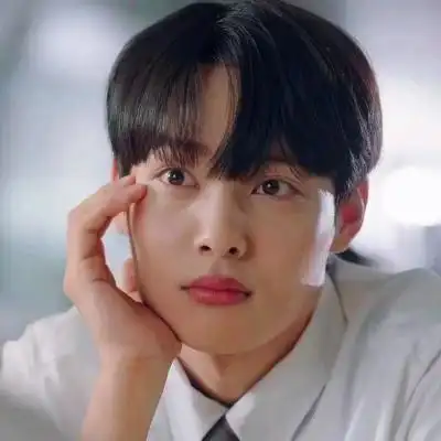 帅哥真人头像高清照男生