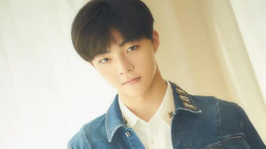 陈立农最帅可爱写真图片桌面壁纸壁纸