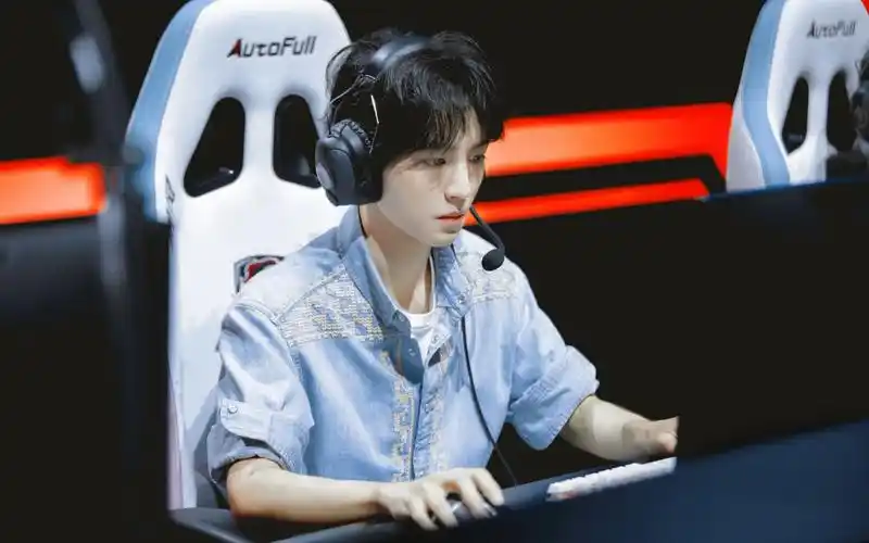 活动  【王俊凯】 电竞男主 | 无畏偏偏意气用事