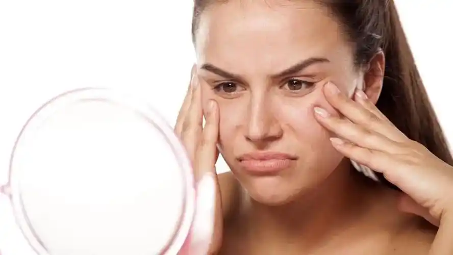 脸色暗沉是天生皮肤黑?有什么解决方案_【beautyup美容院加盟官网】