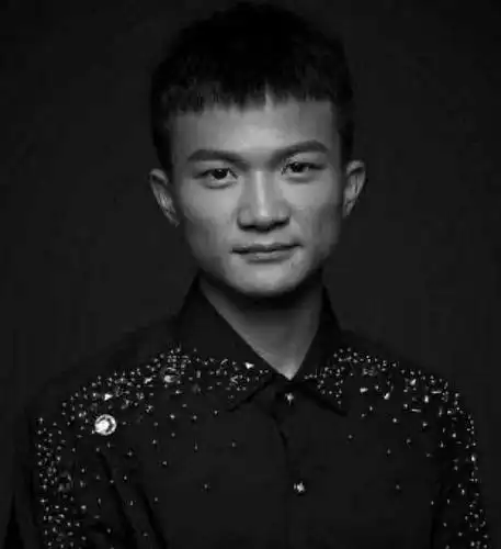 好无聊啊,找点乐子吧,首发歌手出道前的照片,视.