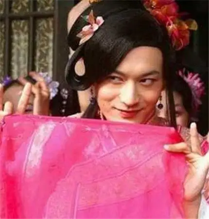 【图】盘点男明星女装扮相 妖娆妩媚惹人怜