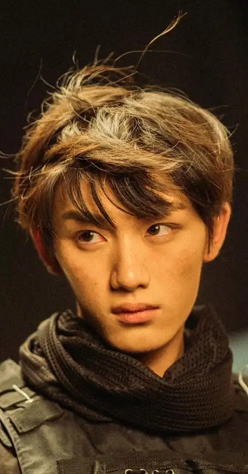 丁程鑫最酷最帅的图是这张谁反对