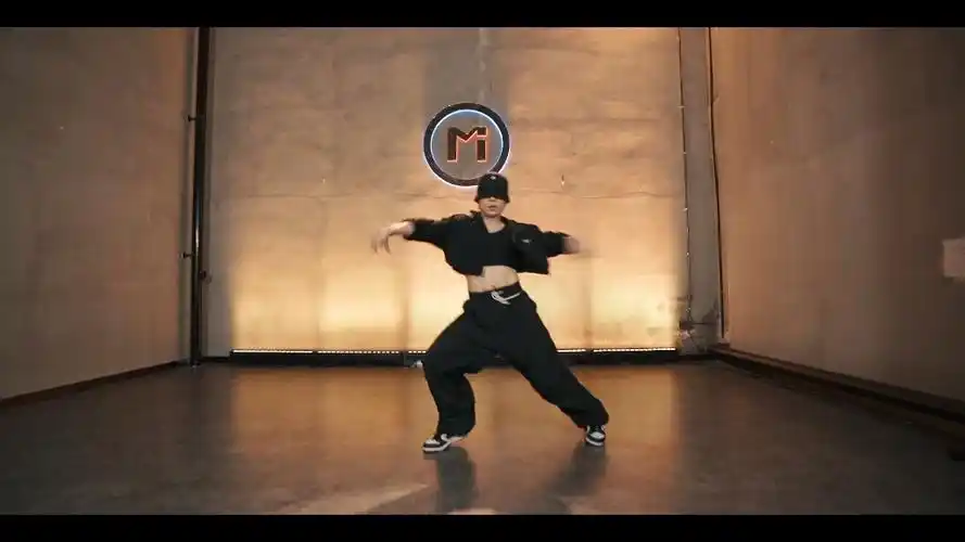 【遇见舞蹈】老师:石头 基础打铁爵士嘎嘎舒适!这个腹肌爱了!