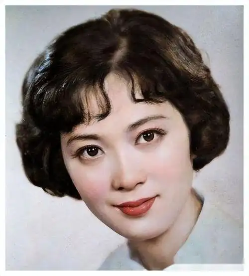 龚雪真是美了一辈子年轻时俏丽有气质年老后依然优雅又大方