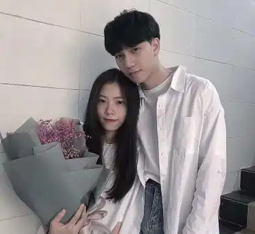 90后最近流行的情侣头像:幸福浅浅湾倒影我们的未来