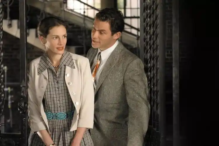 1950 年代,在女子高校执教的艺术史老师,在教育里埋下了女性觉醒的