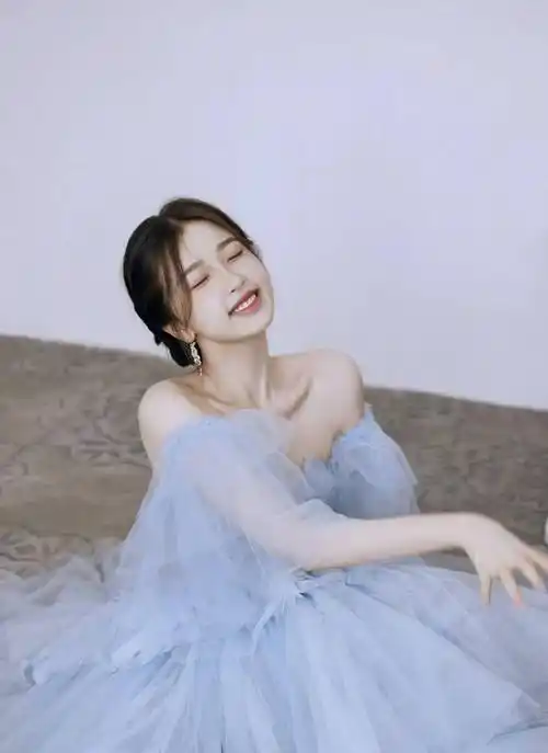 女明星虞书欣写真合集甜美可爱优雅时尚