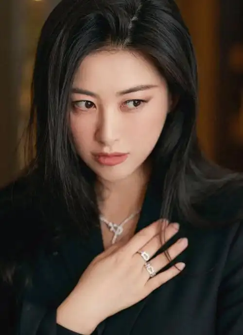 回顾演员朱珠的成名之路和她生命中爱过的4个重要的男人