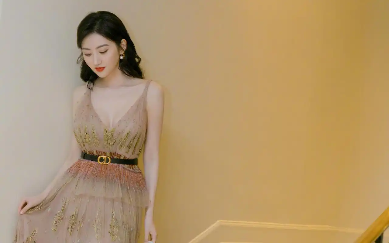 景甜性感优雅高清桌面壁纸