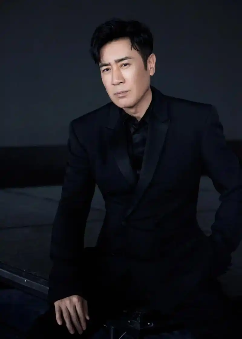 于和伟 #西装杀 #于和伟西装照 #气场全开 - 抖音