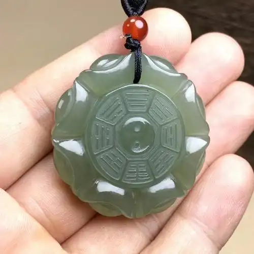 和田玉八卦吊坠油青色青海料八卦玉挂件男女款玉佩送玉坠证书