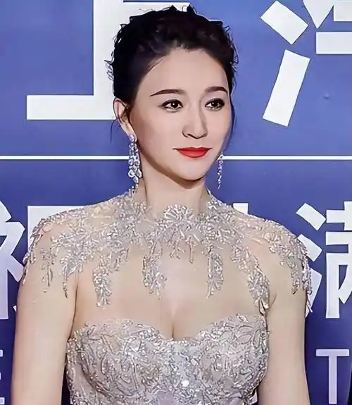 李小冉:被富商折磨4年,2次流产,没想到男闺蜜砸下5亿接盘成功