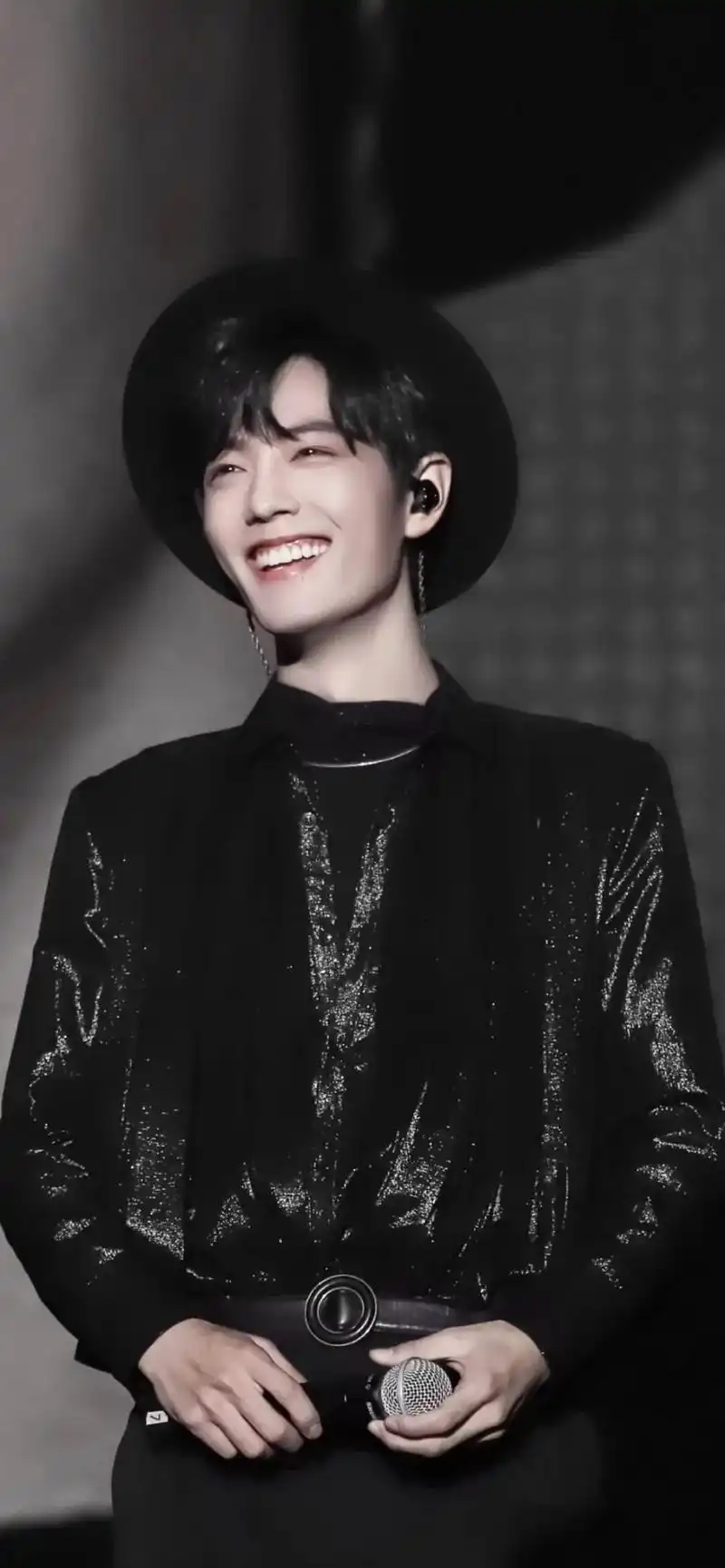 肖战泰国见面会 据说这就是肖战挂在rs上好久的笑容,我称之 - 抖音