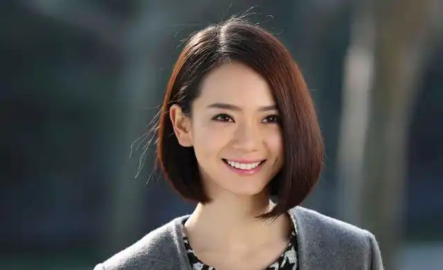 换个发型的戚薇重回十八岁?网友:发型真的太重要了,泡面头好看