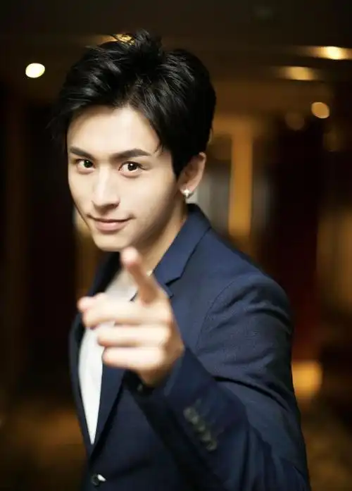 八卦耽改出名的张哲瀚因老婆角色再上热搜否认不实消息并维权明星电影