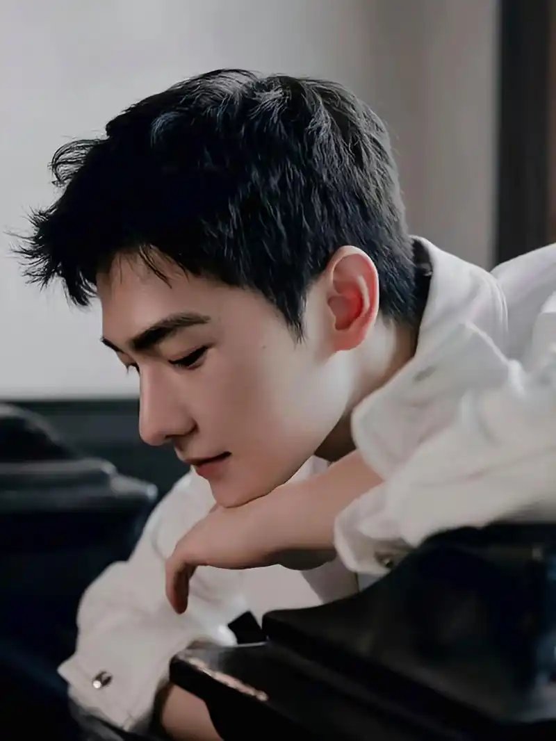 96这款杨洋壁纸,就像杨洋本人一样,充满了活力和希望.