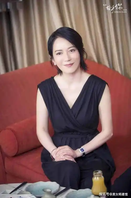 52岁俞飞鸿性感丰满,美得让人上头!_女神_舞台_艺术