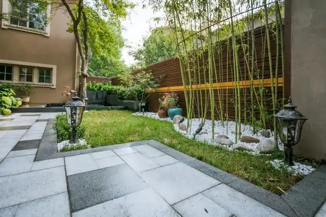 庭院设计与周围环境以及主人的感觉兴趣爱好相对和谐,给人以实用舒适