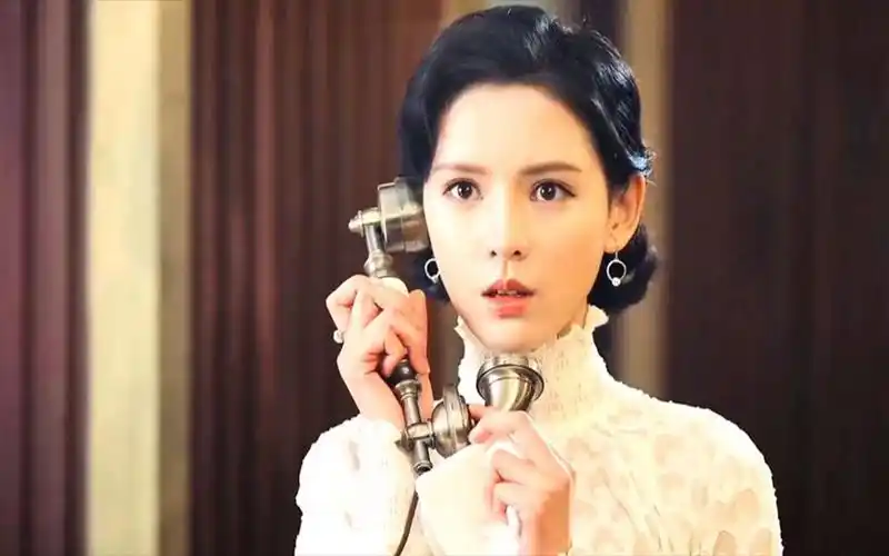 同样是民国装,王思聪女友颜值高级,宋轶被称为温婉旗袍女神